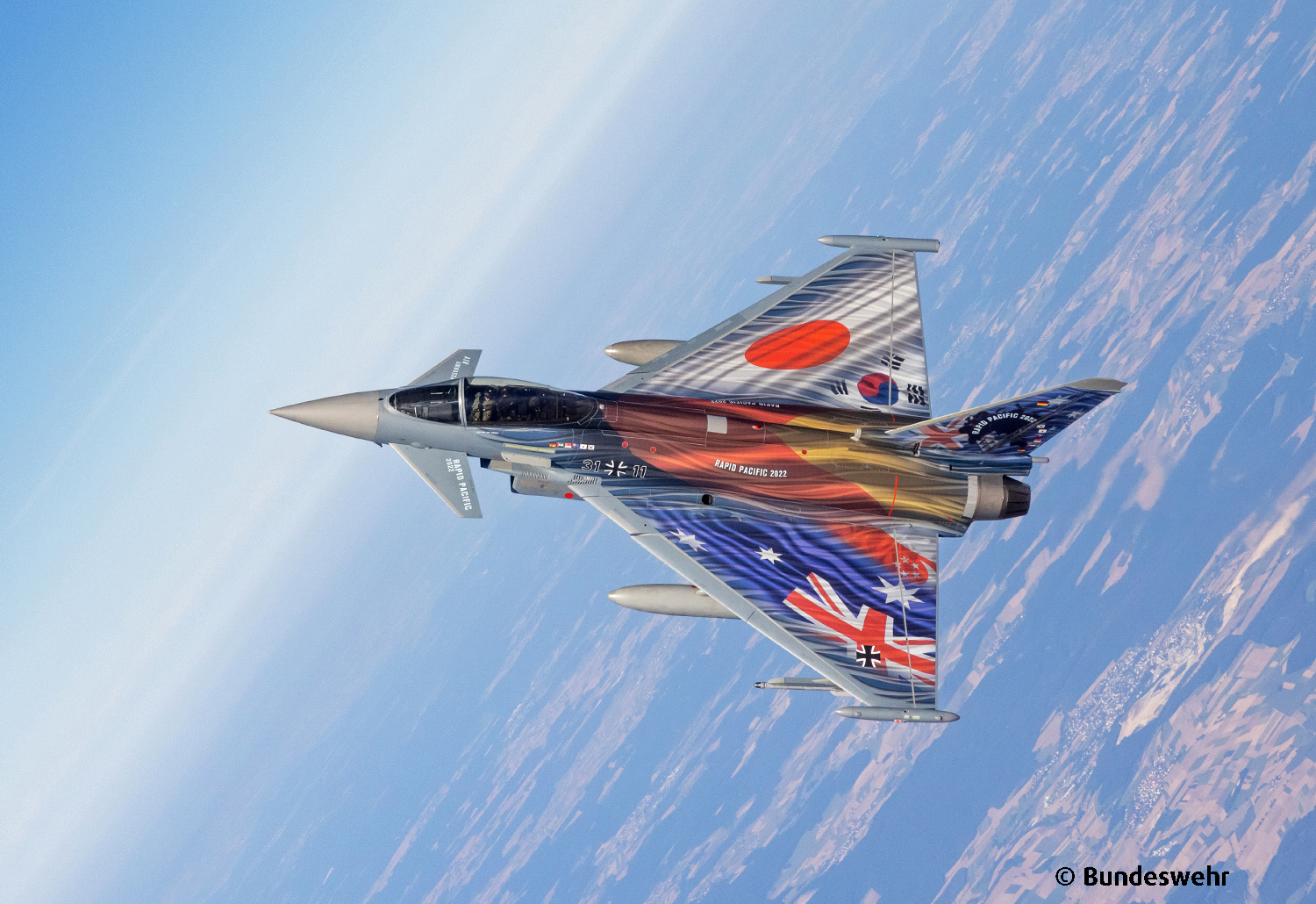Foto der Bundeswehr - In der Luft - Eurofighter Typhoon - Air Ambassador - Rapid Pacific 2022